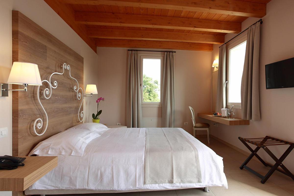 Agriturismo Corte Aurea Дезенцано-дель-Гарда Экстерьер фото
