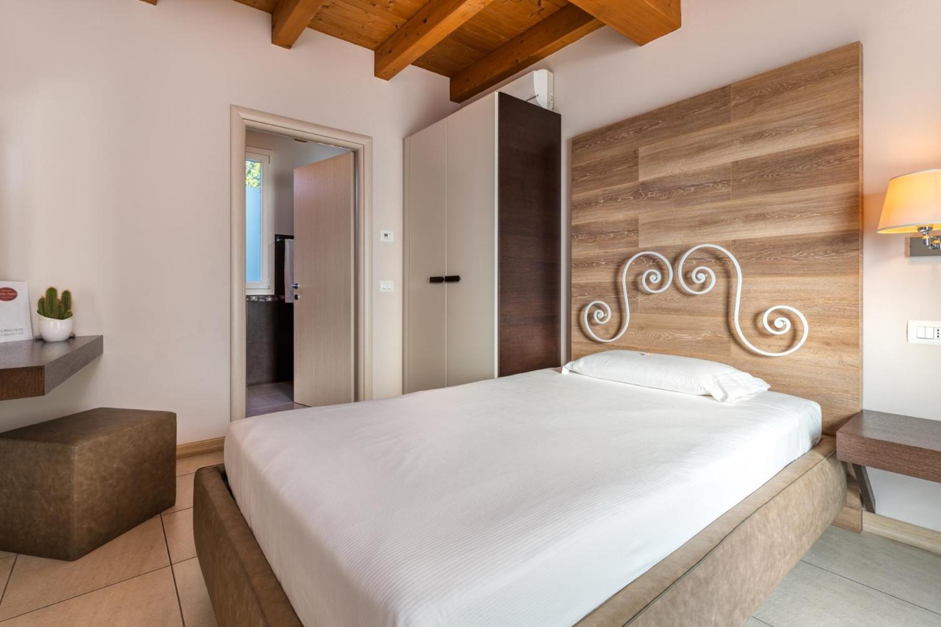 Agriturismo Corte Aurea Дезенцано-дель-Гарда Экстерьер фото