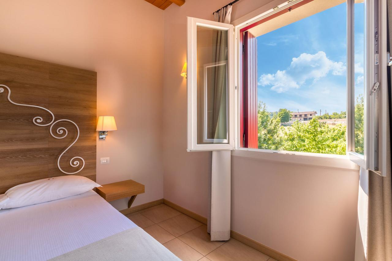 Agriturismo Corte Aurea Дезенцано-дель-Гарда Экстерьер фото