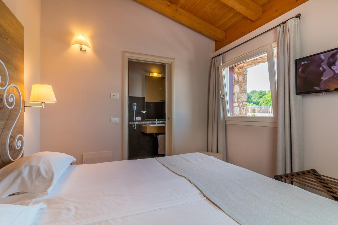 Agriturismo Corte Aurea Дезенцано-дель-Гарда Экстерьер фото