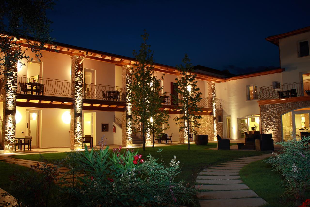 Agriturismo Corte Aurea Дезенцано-дель-Гарда Экстерьер фото